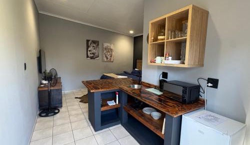 One-Bedroom Apartment - Non-Smoking