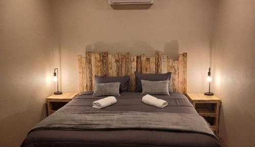 Deluxe One-Bedroom Apartment