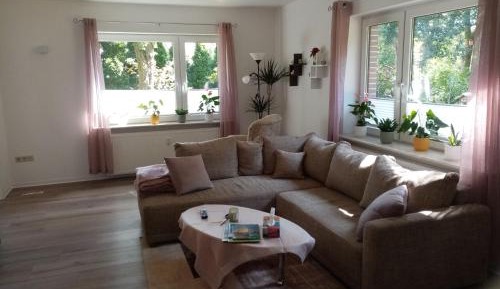 One-Bedroom Apartment with Shower