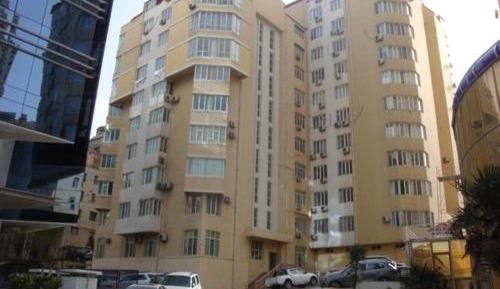Apartment With Shared Bathroom