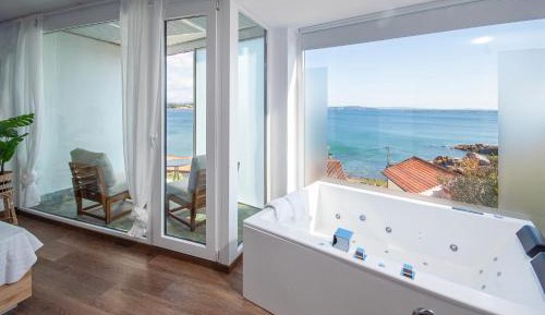 Studio with Spa Bath