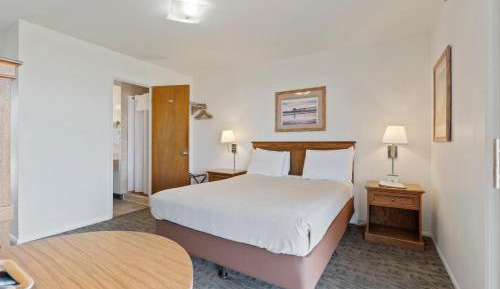 Queen Room with Garden View