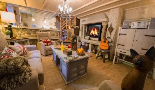 Five-Bedroom Holiday Home