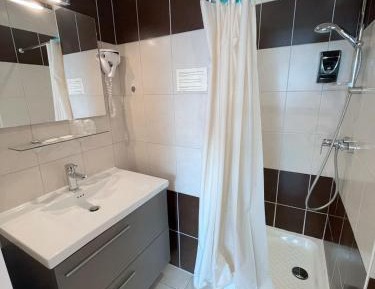 Single Room with Private Bathroom