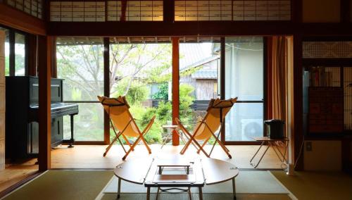 Economy Triple Room with Shared Bathroom