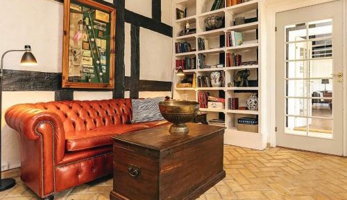 Nine-Bedroom Holiday Home