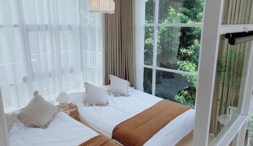 Double or Twin Room with Shower