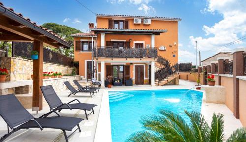 Villa with Private Pool