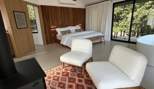 Deluxe Suite with Sea View