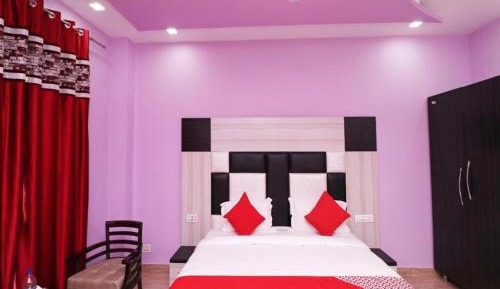 Deluxe Room (2 Adults + 1 Child)