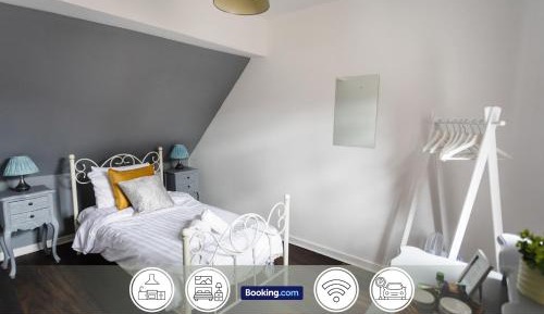 Single Room with Shared Shower and Toilet