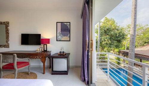  Superior Twin Pool View Room