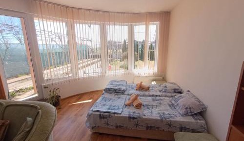 One-Bedroom Apartment with Garden View