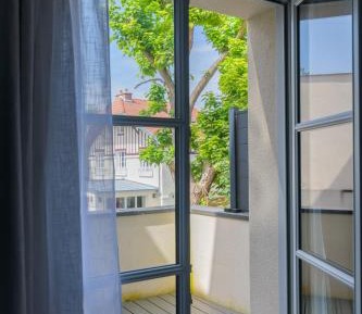 Studio with Balcony