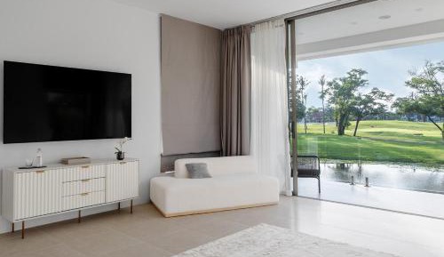 One-Bedroom Villa