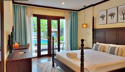 Double Room with Pool View