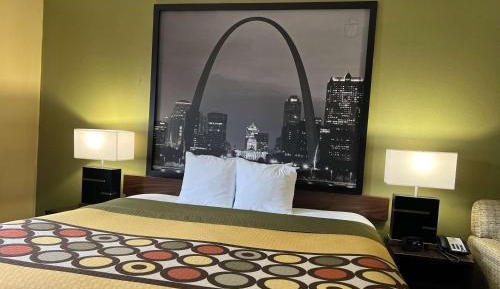 King Suite - Non-Smoking