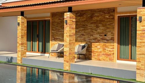 Queen Room with Pool View