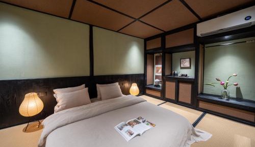 Deluxe Double Room with Shower