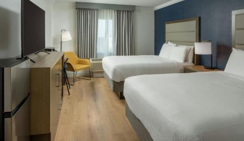 Standard Queen Room with Two Queen Beds