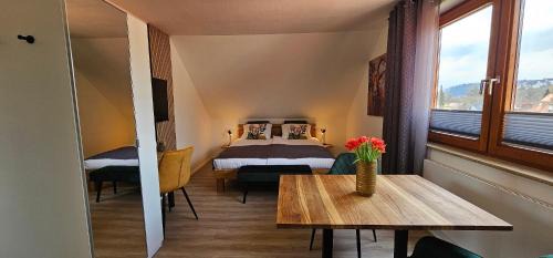 Deluxe One-Bedroom Apartment