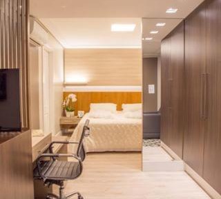 Queen Suite with Spa Bath