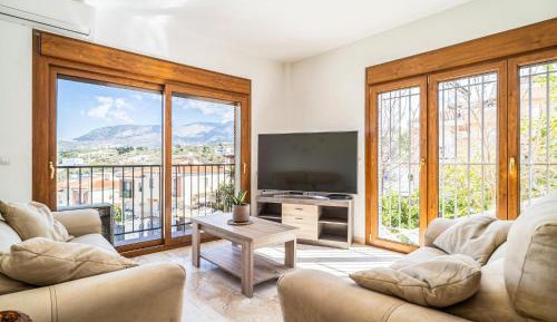 Three-Bedroom Holiday Home 