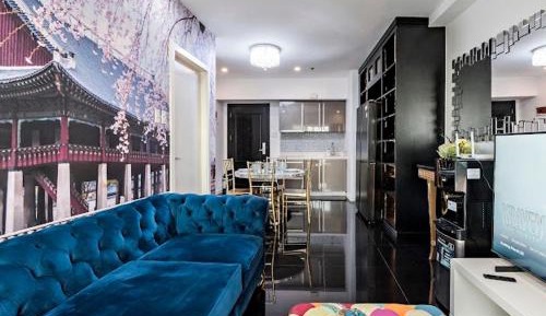 Deluxe One-Bedroom Apartment