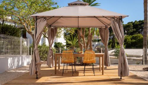 Two Bedroom Apartment With Private Garden