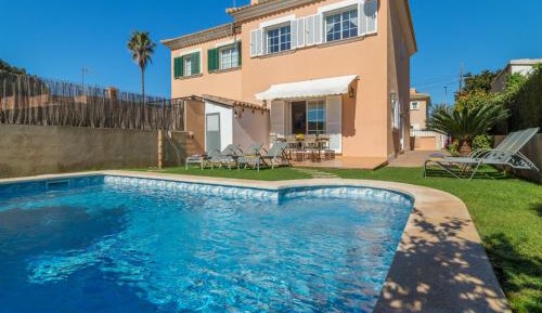 Four-Bedroom Holiday Home