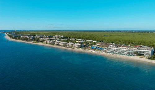 Deluxe Junior Suite Tropical View Double