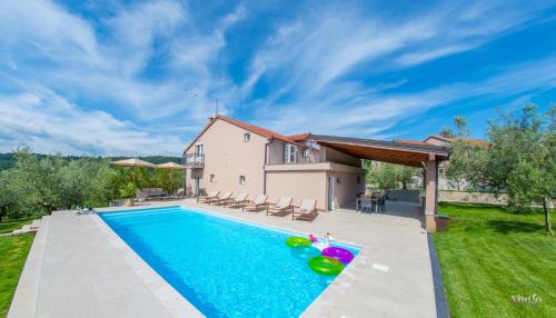 Four-Bedroom Holiday Home