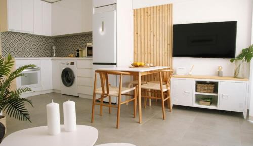 One-Bedroom Apartment with Sea View and Balcony