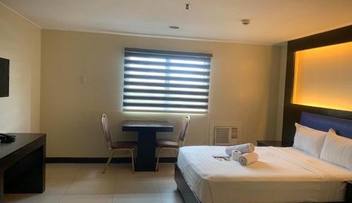 Deluxe Queen Room
