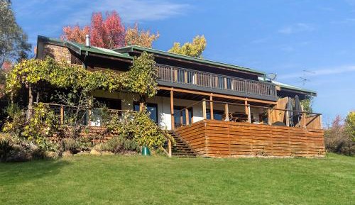 Four-Bedroom Holiday Home