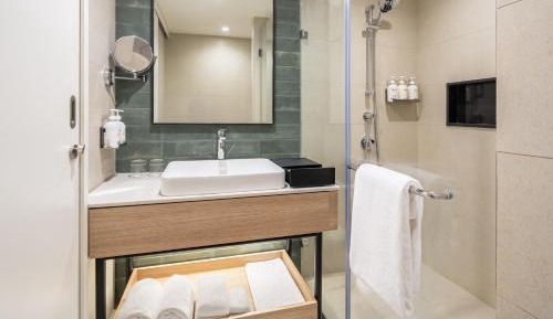 Standard King Room - Accessible