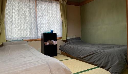 Standard Twin Room with Shared Bathroom