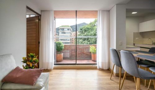 Three-Bedroom Apartment with Balcony