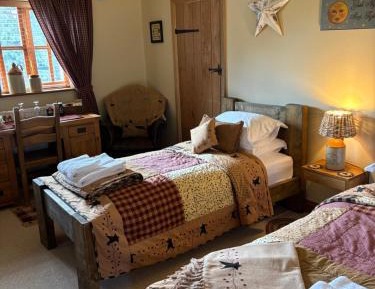 Twin Room with Private Bathroom