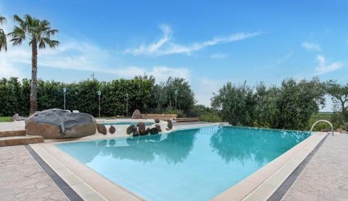 One-Bedroom Holiday Home