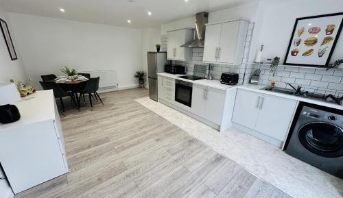 Deluxe Two-Bedroom Apartment with Garden View