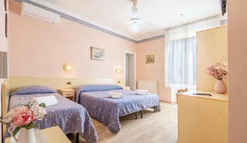 Quadruple Room with Private Bathroom