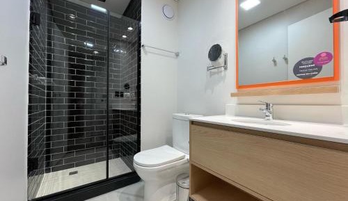 Standard Twin - 2 Single Beds