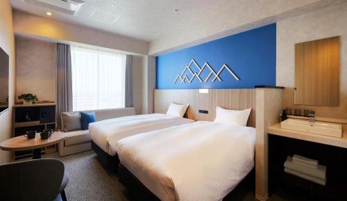 Twin+1 Room with Shower & ES CON FIELD View-Standard Floor