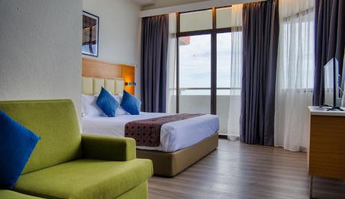 Deluxe King Suite with Sea View