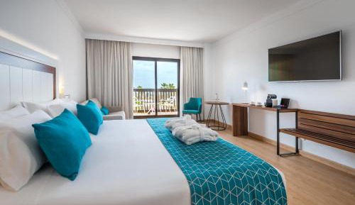 Premium Double Room with Sea View (2 Adults + 1 Child)