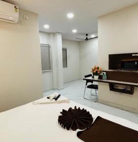 Deluxe Double Room (2 Adults + 1 Child)