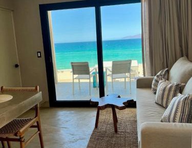 One-Bedroom Apartment with Sea View and Balcony