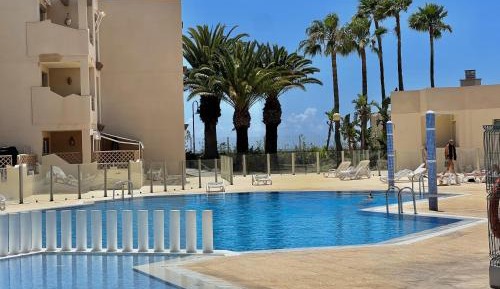 Apartment with Pool View 