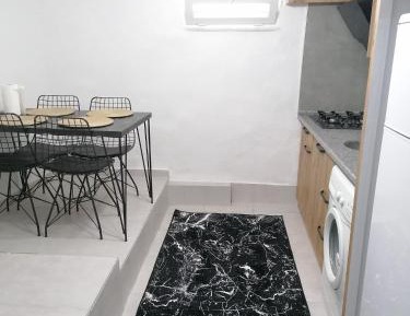 Apartment with Shower